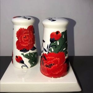 Vintage Mudlark Salt & Pepper Shakers 🧂